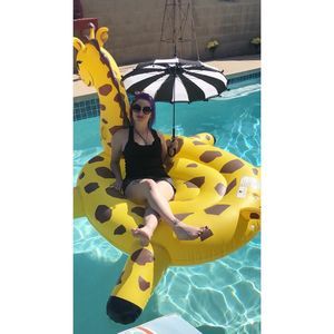 Meet your Posher, Caitlin